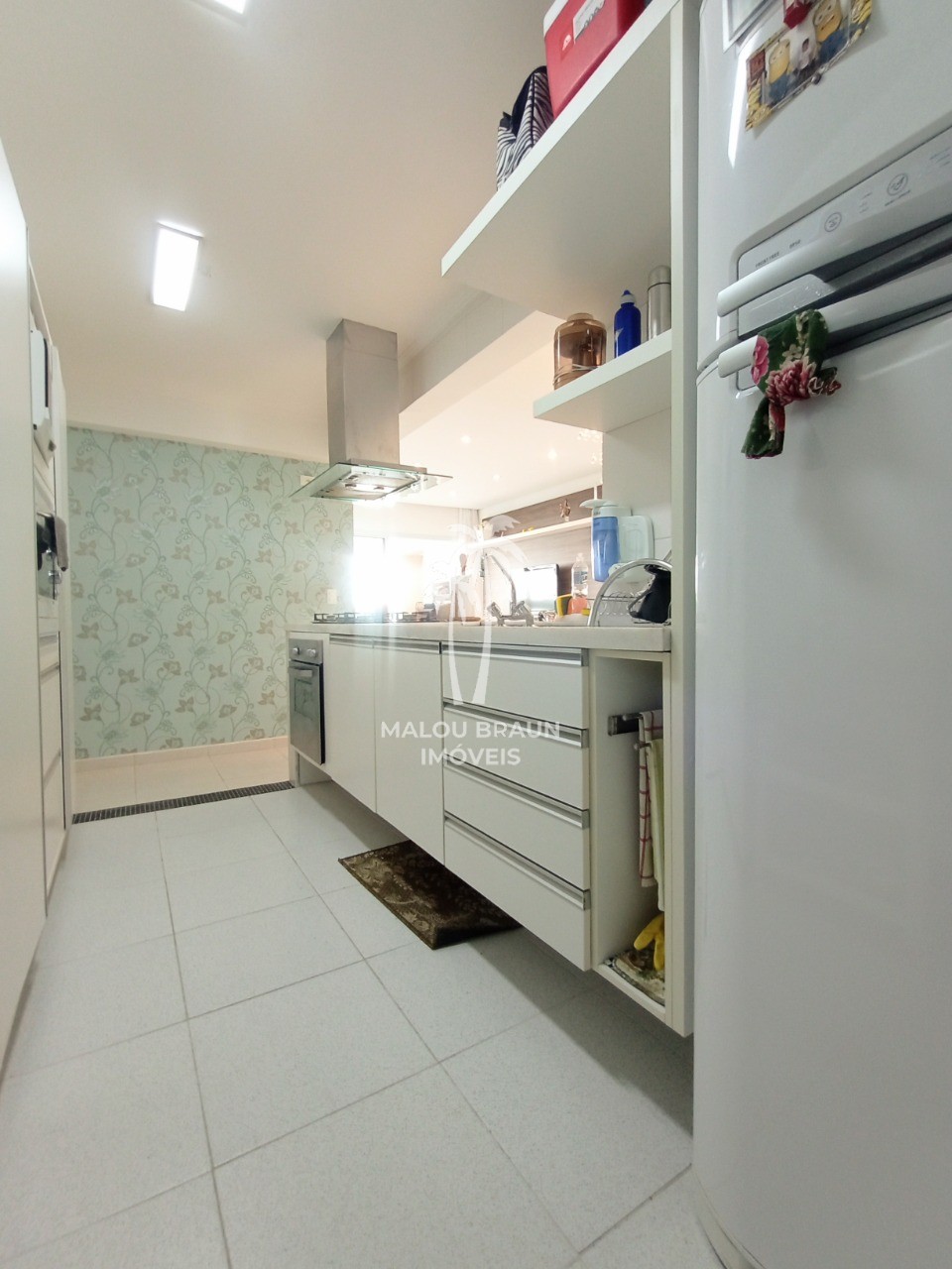 Apartamento à venda com 3 quartos, 95m² - Foto 7