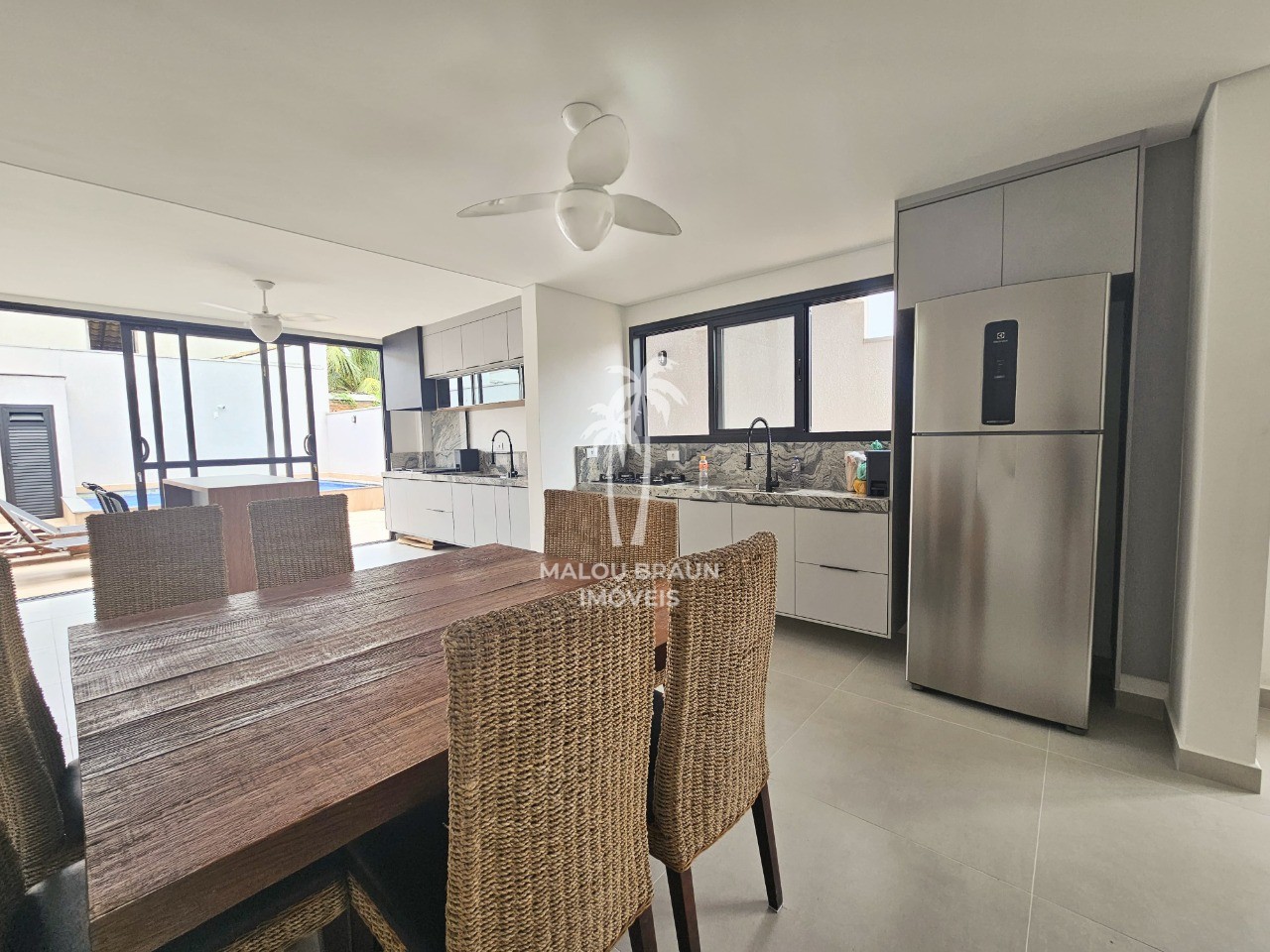 Casa, 4 quartos, 250 m² - Foto 2