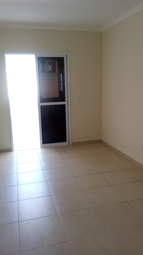 Apartamento para alugar com 2 quartos, 77m² - Foto 2