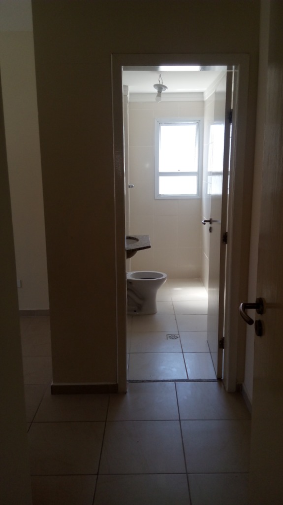 Apartamento para alugar com 2 quartos, 77m² - Foto 17