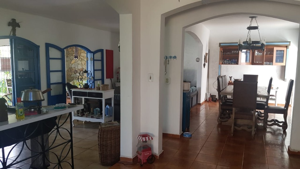 Casa à venda com 4 quartos, 240m² - Foto 3