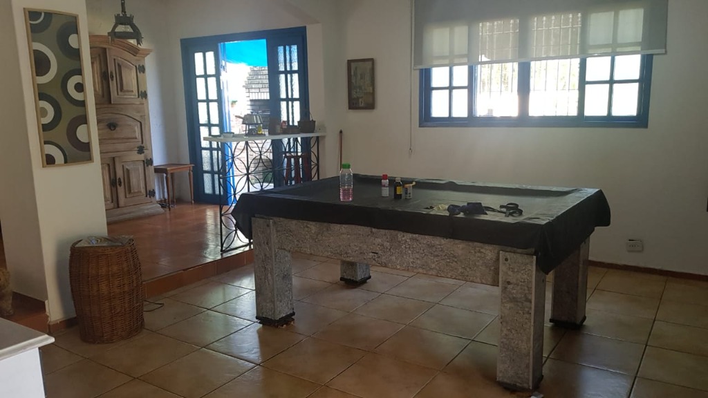 Casa à venda com 4 quartos, 240m² - Foto 4