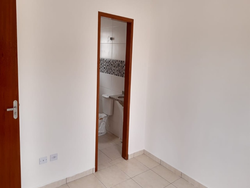 Casa à venda com 2 quartos, 60m² - Foto 12