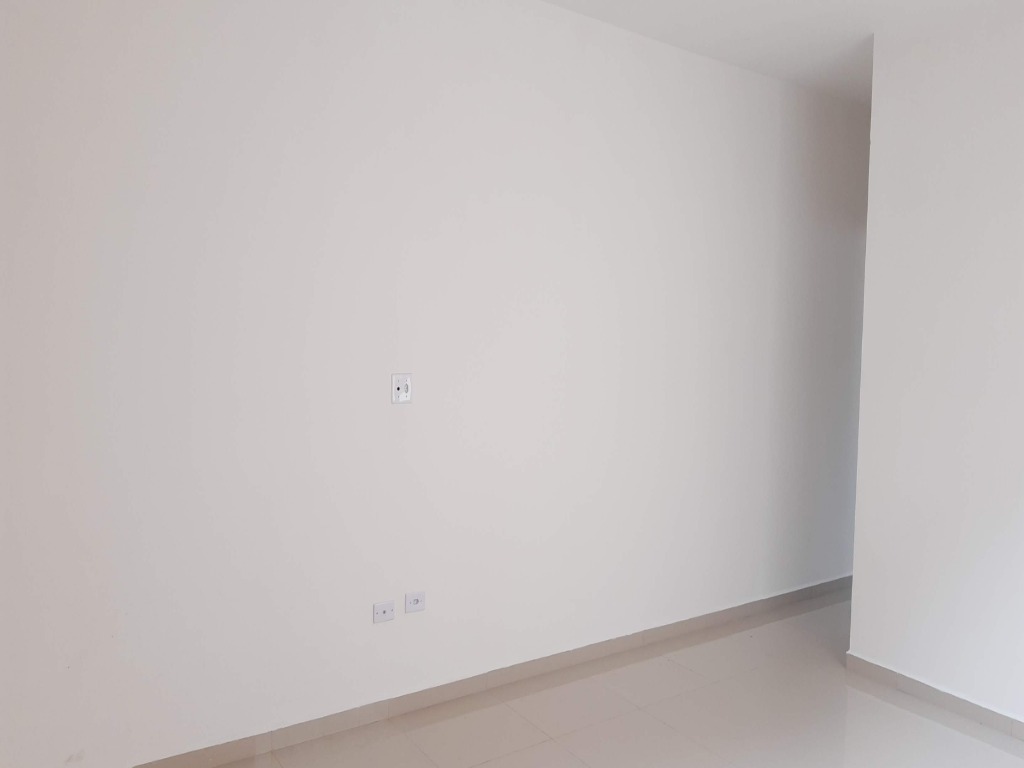 Casa à venda com 2 quartos, 70m² - Foto 2