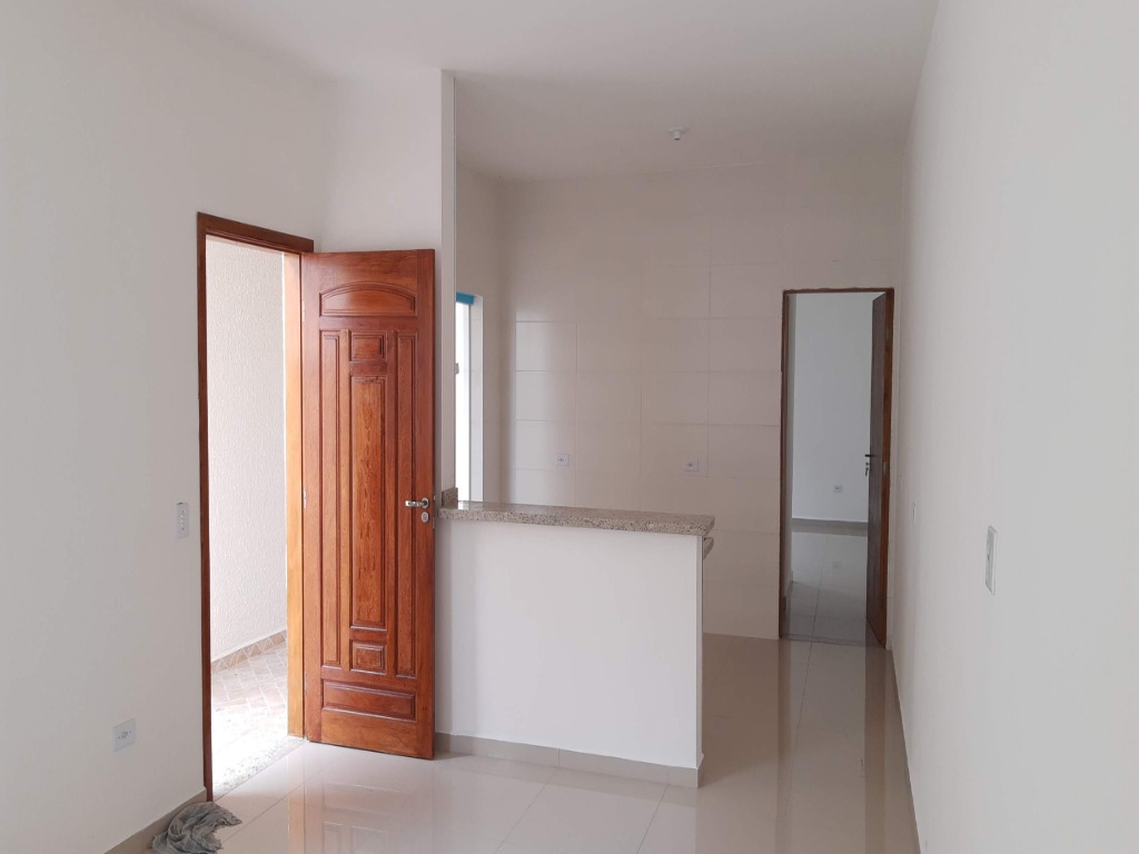 Casa à venda com 2 quartos, 70m² - Foto 3