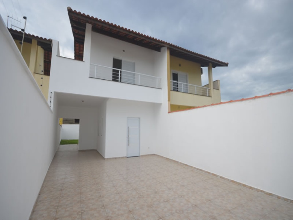 Casa à venda com 2 quartos, 107m² - Foto 1