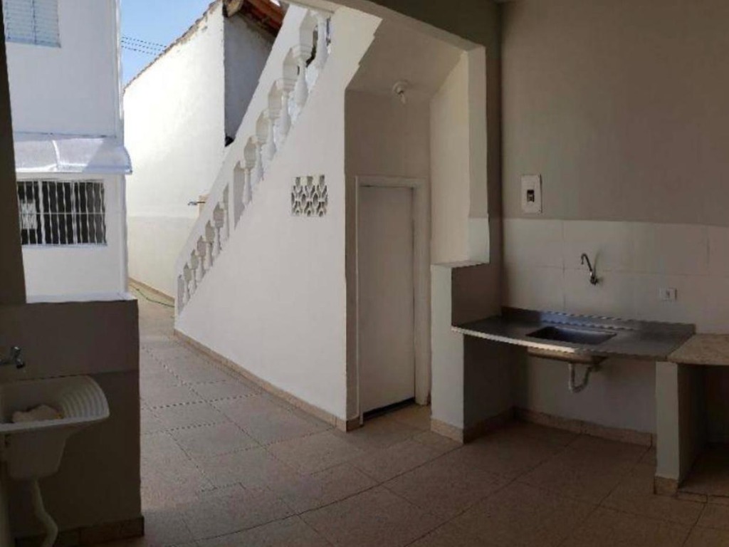 Casa à venda com 3 quartos, 214m² - Foto 7