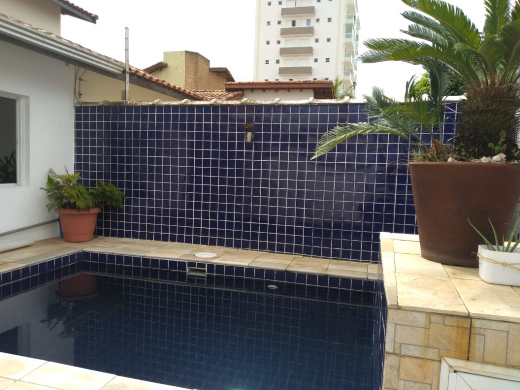 Casa à venda com 3 quartos, 103m² - Foto 1