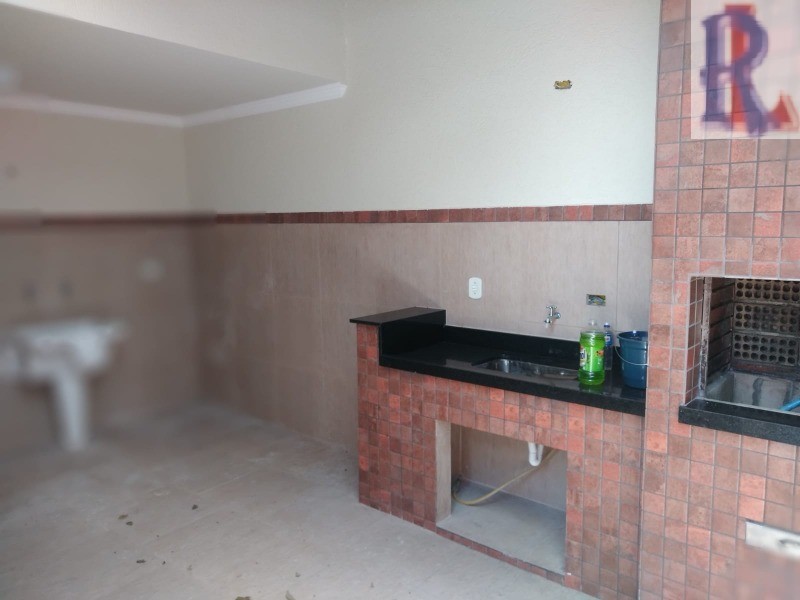 Sobrado à venda com 3 quartos, 198m² - Foto 2