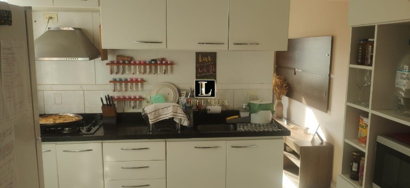 Casa para Comprar em ESPINHEIROS - ITAJAÍ - SC