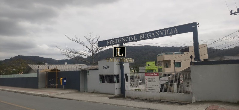 Casa para Comprar em ESPINHEIROS - ITAJAÍ - SC