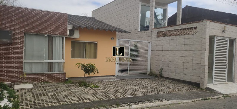 Casa para Comprar em ESPINHEIROS - ITAJAÍ - SC