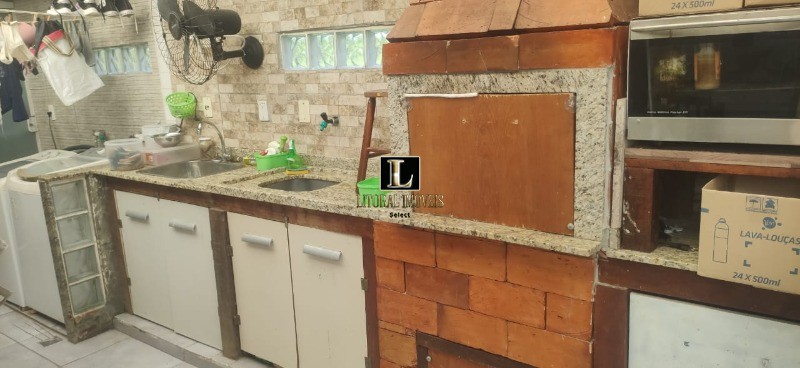 Casa para Comprar em ESPINHEIROS - ITAJAÍ - SC