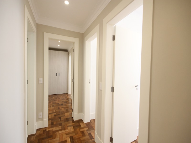 Apartamento à venda com 3 quartos, 210m² - Foto 6