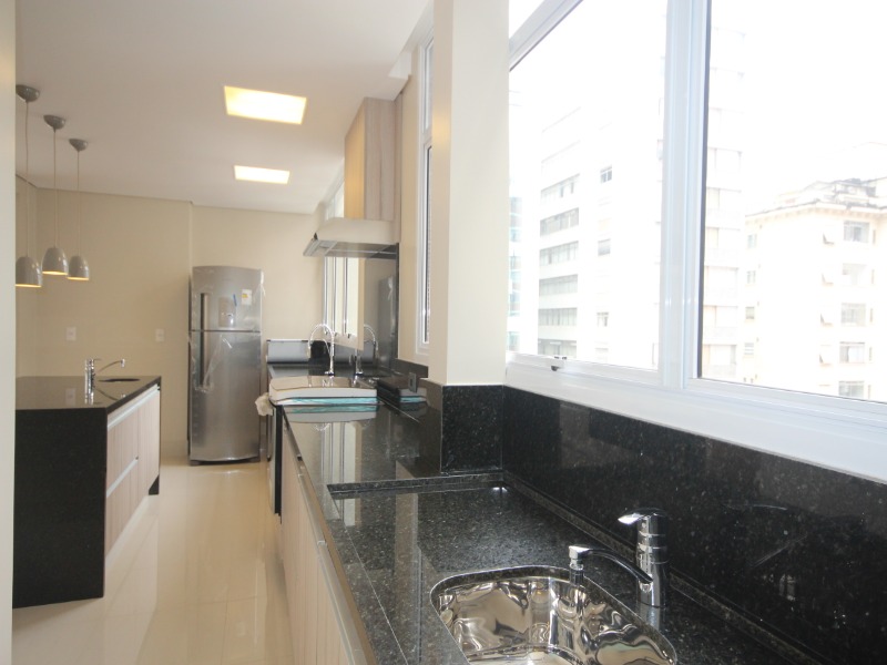 Apartamento à venda com 3 quartos, 210m² - Foto 18