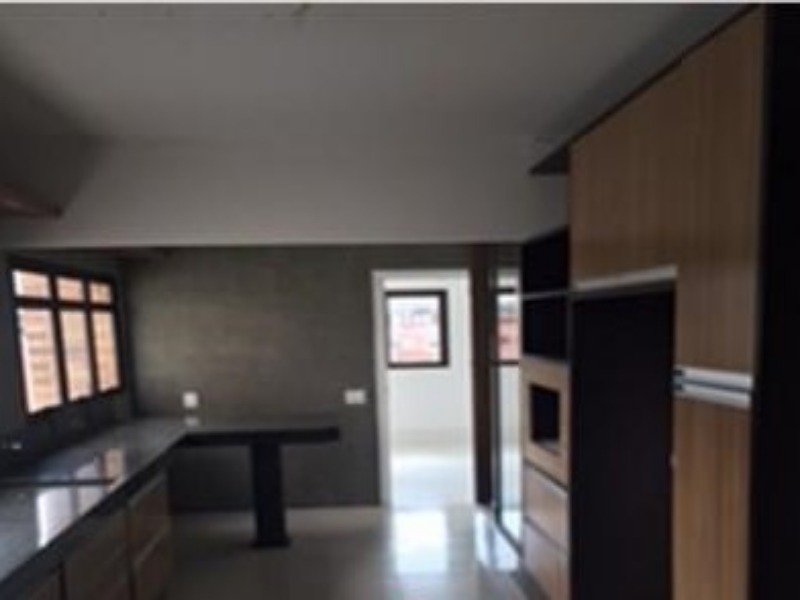 Apartamento à venda com 3 quartos, 224m² - Foto 4