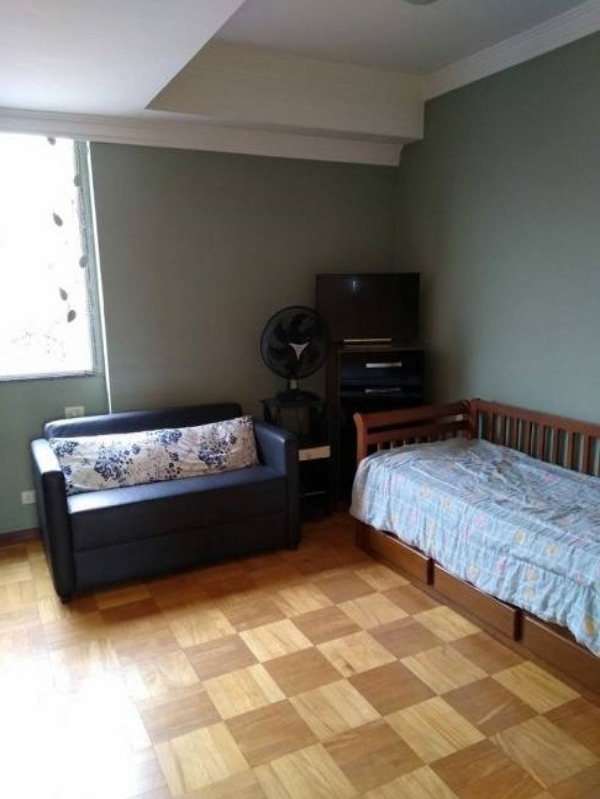 Apartamento à venda com 4 quartos, 200m² - Foto 5