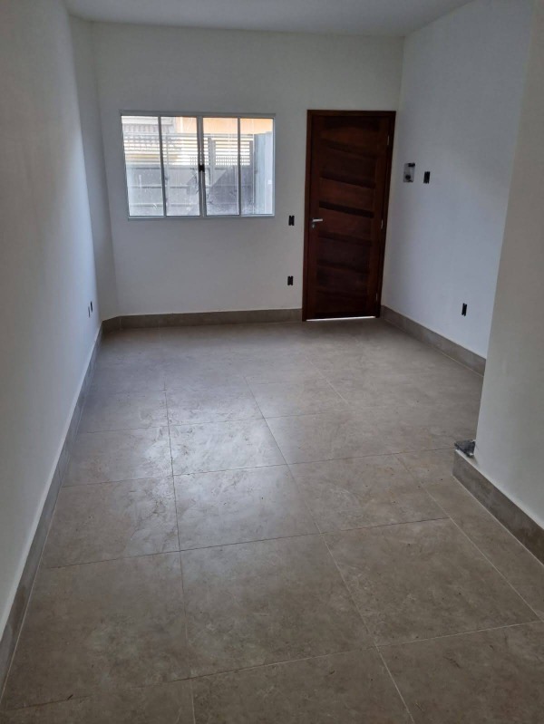 Casa à venda com 2 quartos, 66m² - Foto 2