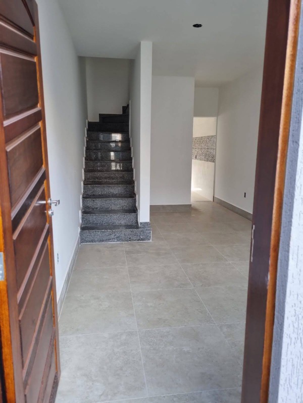 Casa à venda com 2 quartos, 66m² - Foto 3