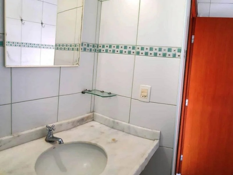 Casa à venda com 6 quartos, 220m² - Foto 22