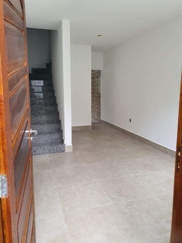 Casa à venda com 2 quartos, 67m² - Foto 8