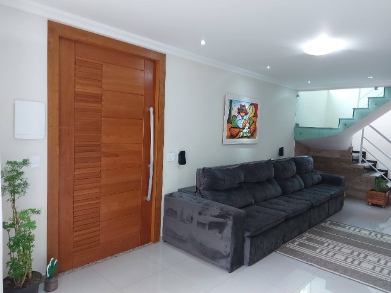 Casa à venda com 4 quartos, 270m² - Foto 1