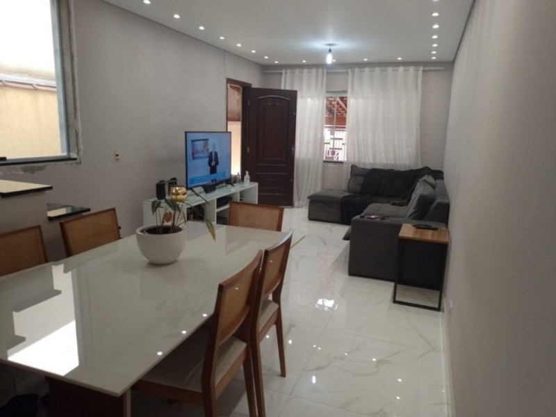 Casa à venda com 3 quartos, 120m² - Foto 1