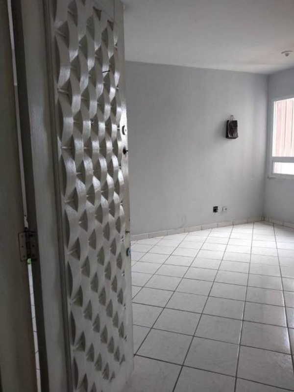 Apartamento à venda com 1 quarto, 43m² - Foto 2