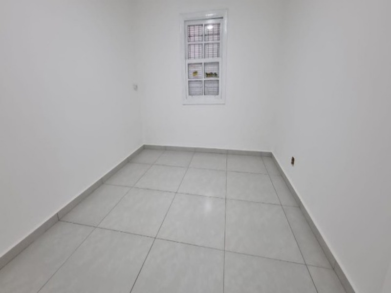 Casa à venda com 3 quartos, 100m² - Foto 4