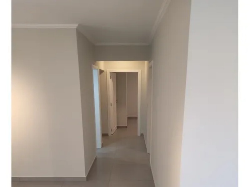 Apartamento à venda com 3 quartos, 95m² - Foto 2