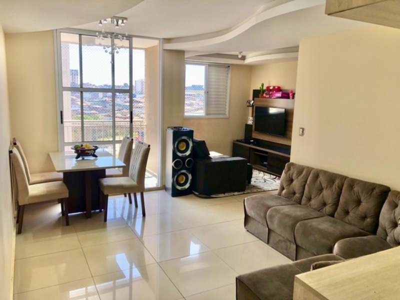 Apartamento à venda com 2 quartos, 61m² - Foto 1