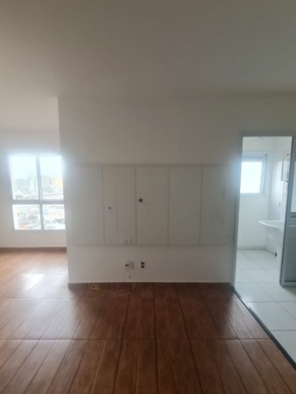 Apartamento à venda com 1 quarto, 32m² - Foto 2