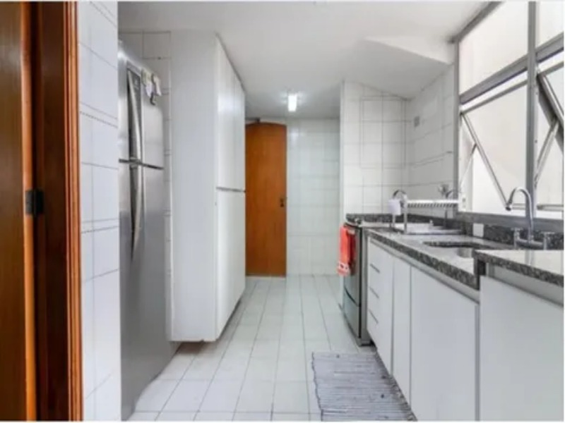 Apartamento à venda com 3 quartos, 220m² - Foto 8