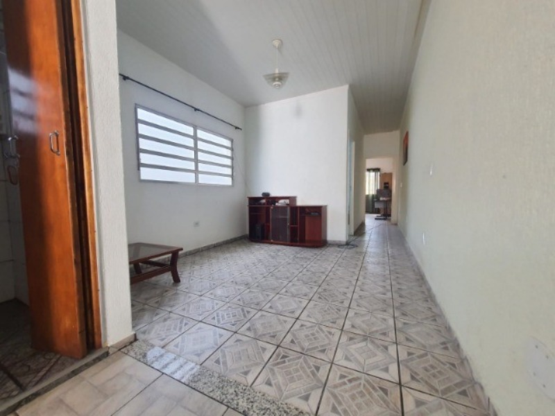 Casa à venda com 4 quartos, 150m² - Foto 2