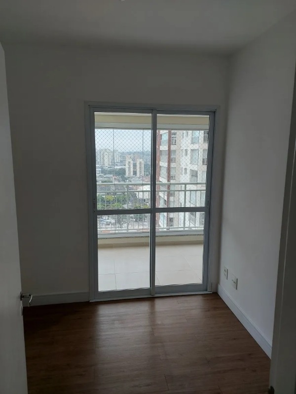 Apartamento à venda com 2 quartos, 65m² - Foto 2