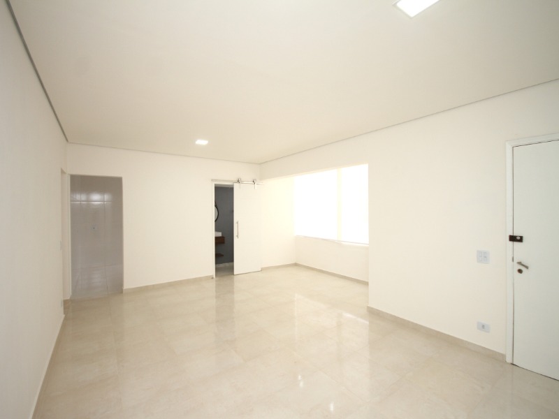 Apartamento à venda com 3 quartos, 137m² - Foto 1