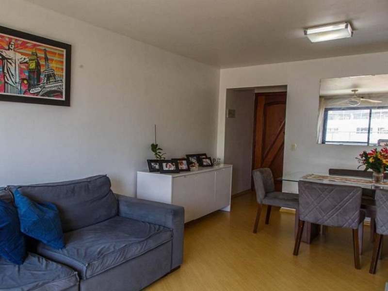 Apartamento à venda com 3 quartos, 79m² - Foto 2