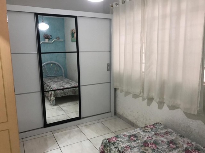 Casa à venda com 2 quartos, 115m² - Foto 2