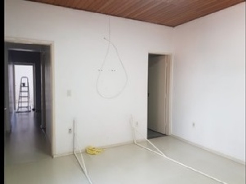 Casa à venda com 4 quartos, 100m² - Foto 5