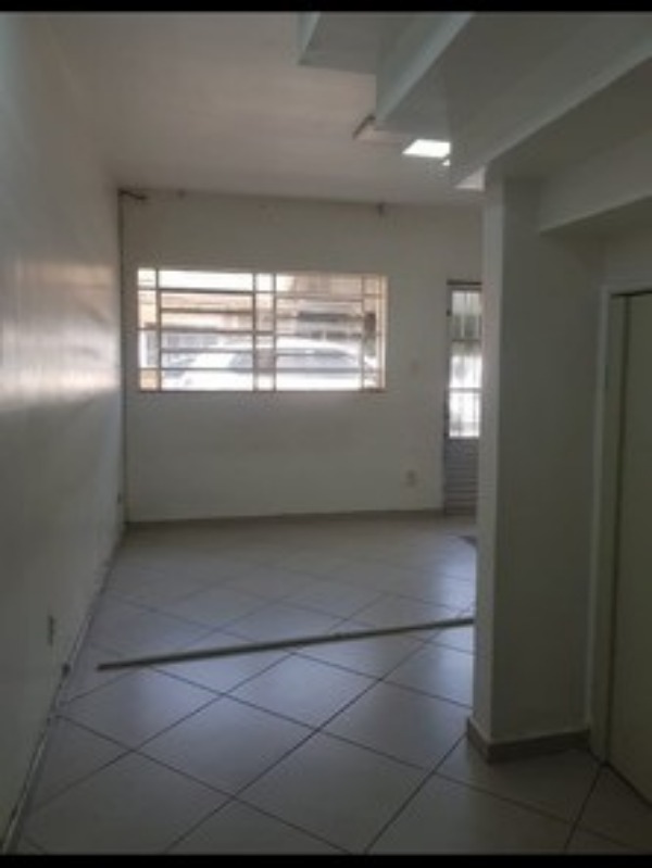 Casa à venda com 4 quartos, 100m² - Foto 2