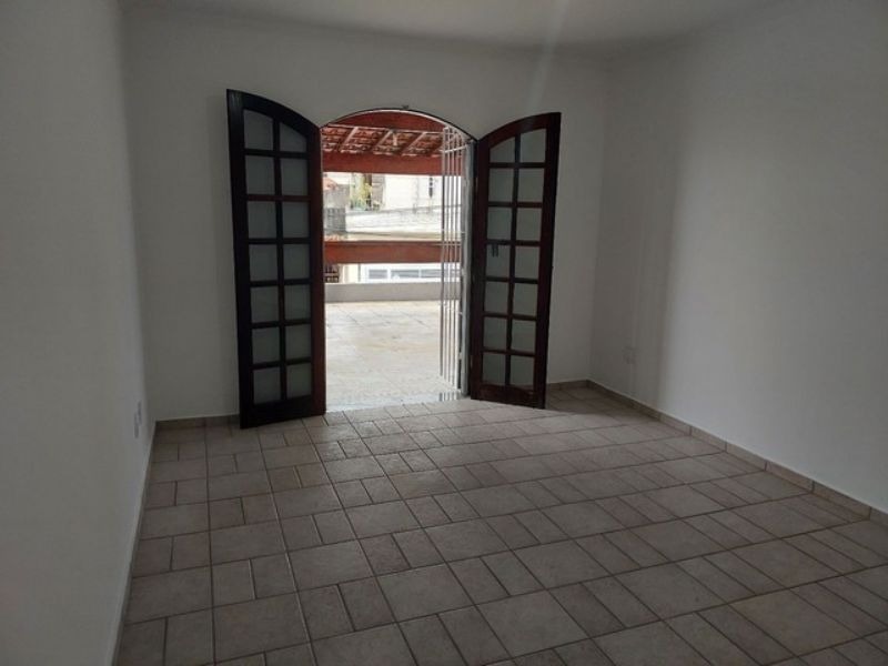 Casa à venda com 3 quartos, 176m² - Foto 4