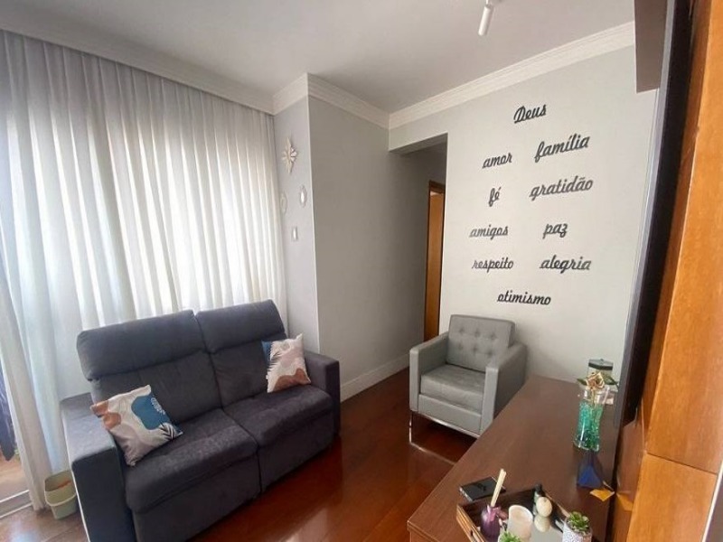 Apartamento à venda com 3 quartos, 74m² - Foto 1