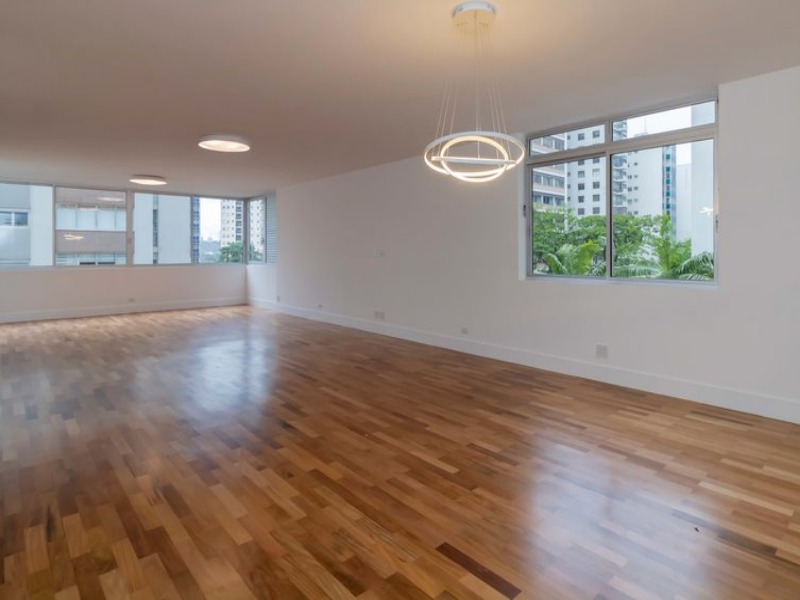 Apartamento à venda com 3 quartos, 270m² - Foto 1