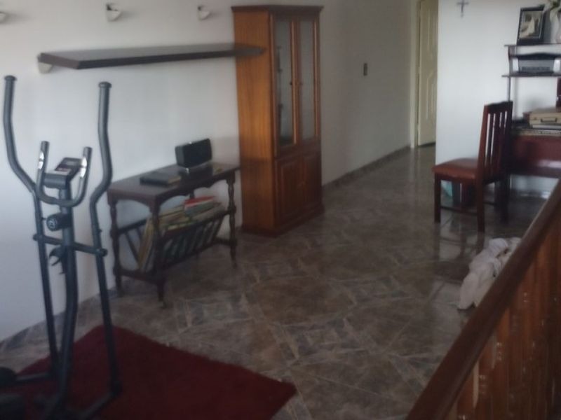 Casa à venda com 3 quartos, 200m² - Foto 4