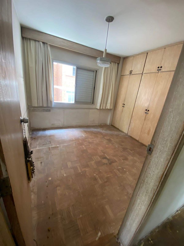 Apartamento à venda com 4 quartos, 200m² - Foto 2