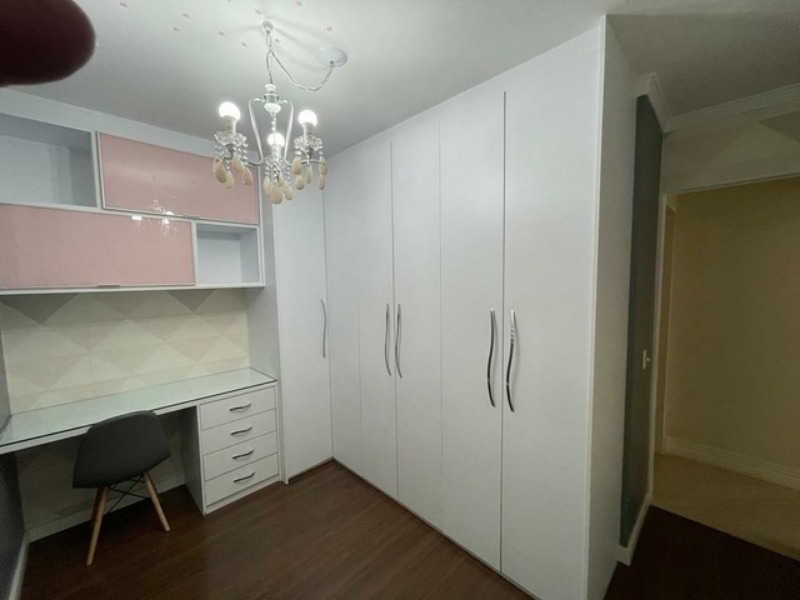 Apartamento à venda com 2 quartos, 70m² - Foto 2