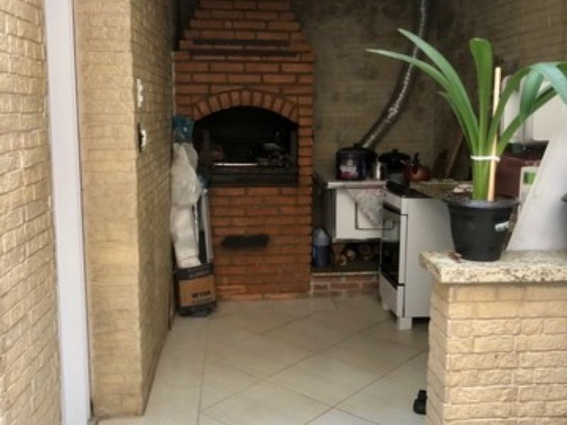 Casa à venda com 2 quartos, 200m² - Foto 5