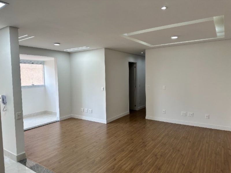 Apartamento à venda com 3 quartos, 74m² - Foto 1