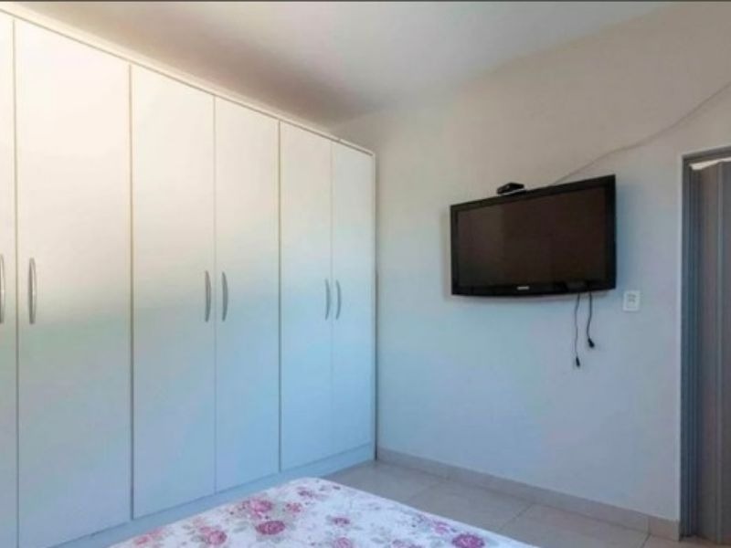 Casa à venda com 4 quartos, 250m² - Foto 6