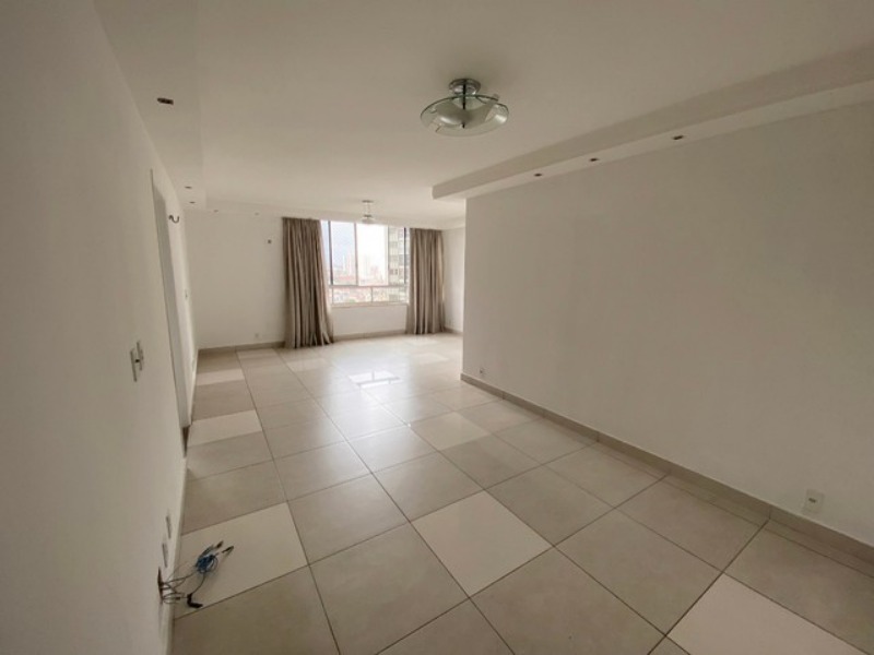 Apartamento à venda com 3 quartos, 133m² - Foto 2